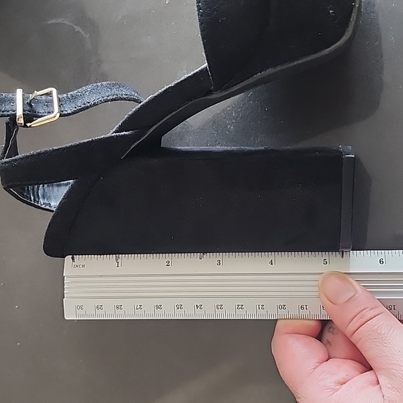 Women's Fashon Nova 6 inch heels. - Picture 8 of 12